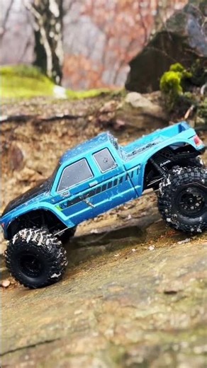 Axial SCX10 Coyote slow descent #automobile #offroad #rccar #rccrawler #offroading