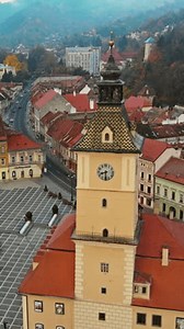 Aerial Around View Brasov Old Town: vídeo stock (100% livre de direitos) 3472997411 | Shutterstock