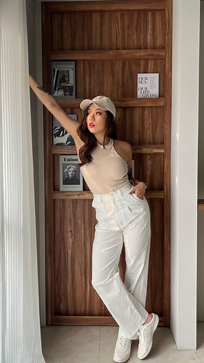 又瑄 𝐿𝑒𝒶 on Instagram: "工作真的使人發光～ 好期待4/6-4/12開團的 @guten_tw 上半身下半身都有 最低談到79折！！ 上半身全都是「內衣拜拜」系列 胸墊已經縫好在裡面，完全不用再穿一件內衣 夏天出門真的超爽超方便！ 下半身則是Guten的強項 熱賣幾千件的明星商品 我第一次去跟第二次去他們的Show room買 兩次都花了一萬多塊，因為真的太值得了🥺 買完回到家後， 被我妹跟我媽搶去穿又再去買一次….. 他們家的牛仔褲每一款我都會拍影片做介紹 因為真的太扯了 有腰有奶有屁股，還有筆直的鉛筆腿！ 你們一定要設鬧鐘提醒啊啊啊⏰🔔"