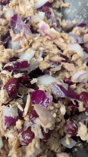 Brza posna predjela sa tunjevinom i pasuljem