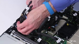 Como substituir a PDB horizontal do PowerEdge R760xd2