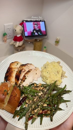 Part 30: cozy citrus herb roasted chicken for dinner tonight 🧡🍋 nothing beats a homemade meal packed with love and flavor! This juicy chicken is paired with perfectly roasted veggies and a tangy lemony kick that we can’t get enough of! Thanks @brightmomentco for the recipe🥰✨ Here’s how to make it: 1️⃣ Mix zest of 1 lemon & 1 orange, 6 minced garlic cloves, chopped rosemary, parsley, and basil with olive oil & juice of 2 lemons. 2️⃣ Generously coat the chicken with the mixture. 3️⃣ Add chopped