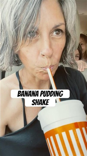 Banana Pudding Shake - Whata Burger #bananapuddingshake #whataburger