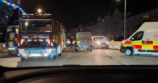 Exmouth bomb safely removed as workers praised