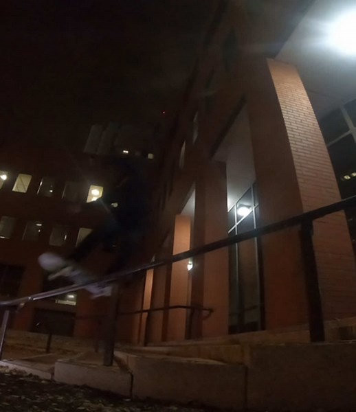 Front board in 30degrees . . . #skatehard #skateboarding #selfie