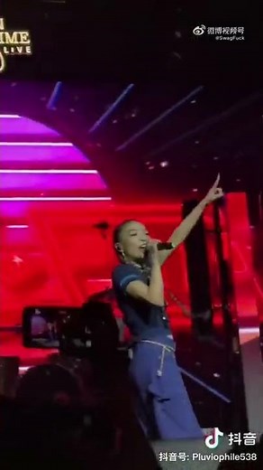 VaVa在最新演出中清唱“蛋糕吃不完我打包带走
