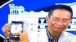 14K views · 166 reactions | PINADALA SA TEXT | Ipinadala lang daw kay Sec. Panelo ang kopya ng "Oust-Duterte" matrix sa pamamagitan ng text message mula sa numerong hindi niya kilala. via Maricel Halili For more latest stories, visit us at www.news5.com.ph | News5 | Facebook