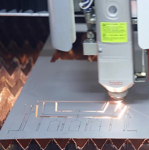 113K views · 381 reactions | Corte láser de láminas delgadas: precisión y velocidad. Precisión inigualable para cortes limpios y precisos. Velocidad ultrarrápida para mayor productividad. Consumo de energía reducido para menores costos. Fácil de usar para una operación eficiente. ¡Revoluciona tu corte de láminas delgadas hoy! | Bodor Laser | Facebook