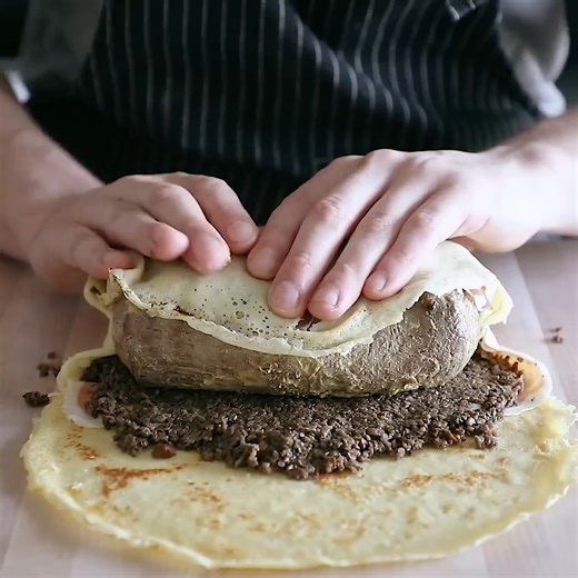 How Pro Chefs Make Beef Wellington 😲 | Joshua Weissman