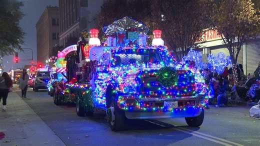 Downtown Fresno Christmas parade dazzles with first-ever night start
