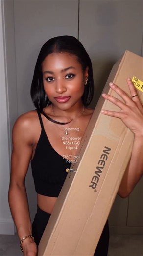 tori | authentic storytelling through videos & photos on Instagram: "speeding through this one! 🫡💌 + @neewer’s n284+GO + linked in my amazon storefront (bio) 🛒 + also shown on @torpryce + + #neewertripod #neewern284 #overheadtripod #tripod #unboxing"