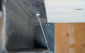 Connections in hybrid construction sites: timber-to-timber, timber-to-steel, timber-to-concrete screws.