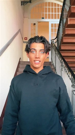 I chose the right career path 100% @louisvuitton