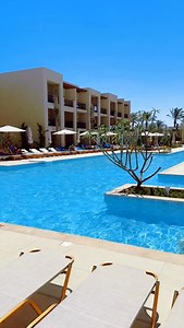 Skvelý tip na dovolenku v Marsa Matrouh 📍 Jaz Almaza Blue ***** s All inclusive. päťhviezdičkový hotel Jaz Almaza Blu sa nachádza na pobreží Stredozemného mora v oblúbenej oblasti Almaza Bay. Hotel ponúka 150 moderných izieb, bazény, širokú ponuku športových a voľnočasových aktivít a vynikajúcu gastronómiu a služby. V novom hoteli, ktorý patrí do renomovanej hotelovej siete Jaz Hotels, si na svoje príde každý, kto chce stráviť pohodovú dovolenku v krásnom prostredí. #jazalmazablue #almazabay #m