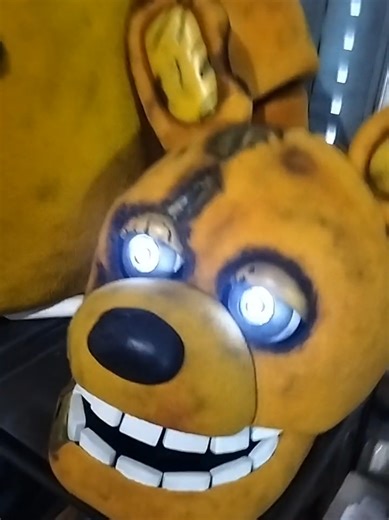 Many projects are underway; all that remains is to finish everything. #fnaf #fivenightsatfreddys #fnafcosplay #3dprint #fnafmovie