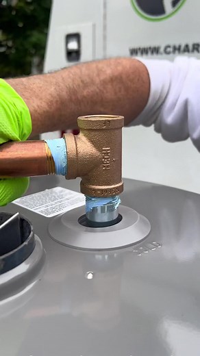 Setting up a Water Heater for an EXPANSION TANK #plumbing #plumber #plumbinglife #plumberlife #plumbersoftiktok #waterheater #waterheaterprobs #waterheaters #expansiontank #thermalexpansion #plumbingrepair #plumbingtok #diy #fyp #foryou #serviceplumber #theconservativeplumber