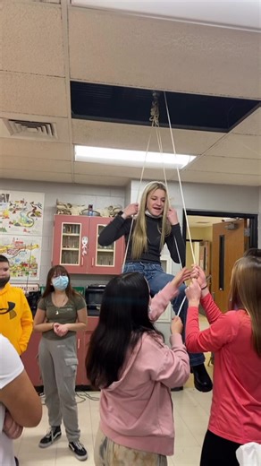 Demonstrating Force Direction Change Using a Pulley
