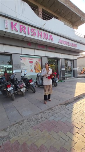 Shree Krishna Jewellers on Instagram: "Most Tranding Gold Aad Heavy Weight..❤️🙏 Visit - Shree Krishna Jewellers Jodhpur"