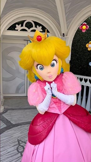 Meeting Princess Peach at Super Nintendo World Universal Epic Universe #supernintendo #epicuniverse