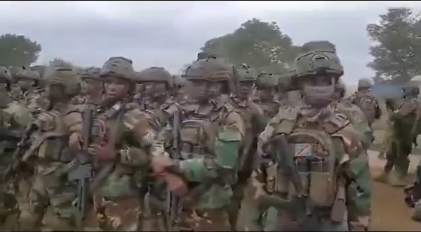 33K views · 1.9K reactions | FARDC  FIN DE FORMATION POUR CETTE NOUVELLE UNITÉ DES FARDC, DIGNES ET CAPABLES DE DÉFENDRE L'INTÉGRITÉ TERRITORIALE | Patricia Bessombi TV | Facebook