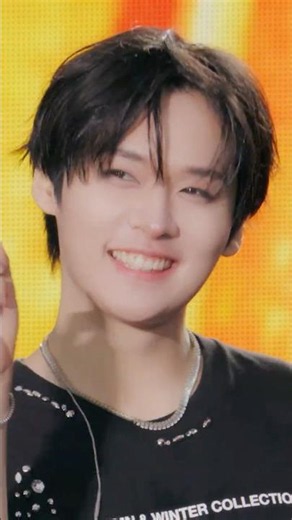 Stray Kids LIVE Blu-ray『Stray Kids World Tour ＜dominATE JAPAN＞』 Solo Edit Ver. (Lee Know)