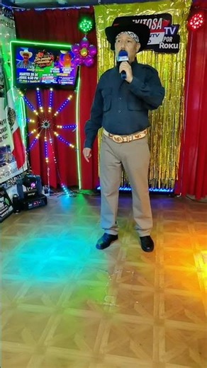 El oso carpintero Adán Roa actor Oficial cantando en vivo en el canal de tv La ExitosaTv