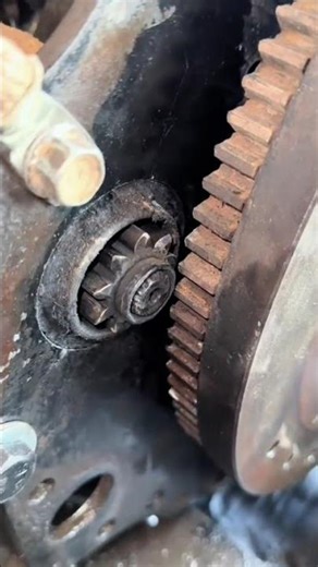 starter motor has a problem and cannot turn the flywheel #mechanic #starting #stater #startengine