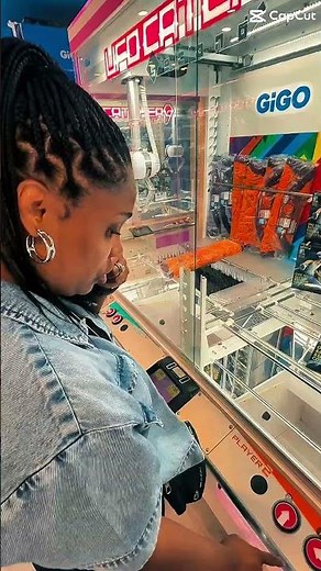 🕹️ First Time Playing Games in a Japanese GiGO Arcade 🇯🇵 | I Actually Won Prizes! 🎯