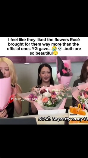 both are beautiful 😌🌸 #blackpink #블랙핑크 #rose #lisa #jennie #jisoo #shorts