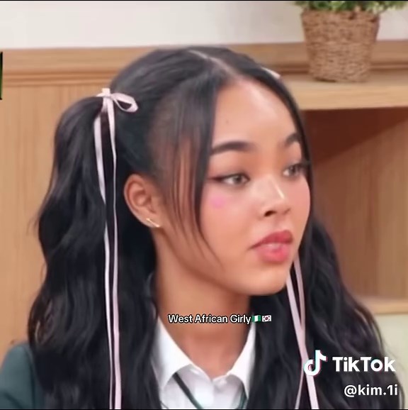 See ppl trying to erase jennys blackness when she's always celebrated it annoys me so much like why can't we celebrate all of our heritages #kpop #kpopfyp #viral #greenscreen #fyp #jennypark #model #vlog #nigerian #korean