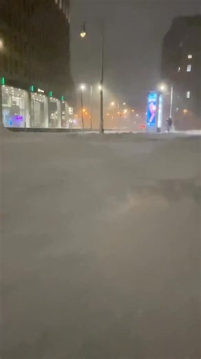 A massive Nor’easter is hitting New England. Boston 25 news reporter Ryan Breslin details the conditions in downtown Boston #boston25news #blizzard2026 #blizzard #snow #snowinboston | Boston 25 News