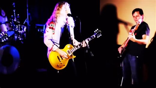 Mitch Malloy and his high school band Lightning rockin the private reunion show after a 35 year break. Doing Strutter cause @acefrehleyofficial will live forever. #tonepros #hipshot #daddarioandco #amalgamaudio #graphtech #redbeartrading #classicrockmusic #kiss | Mitch Malloy