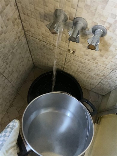 Water cold but love the weather a swear 😀😂😃😂😂 #coldfront #funny #viraltiktok #jamaicatiktok #fyp