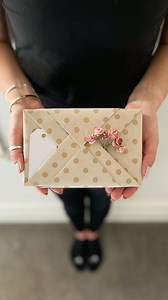 549K reactions · 122 shares | Gift wrapping ideas for Valentine’s Day xx I always try to minimise the amount of tape I use so that the recipient can reuse more of the paper. Also, for the majority of wraps, where more paper is required than traditional wrapping, I use recycled paper. All tutorials can be found on my page, in slower versions. #effectivespaces #wrapping #giftwrapping #valentinesdaygift | Effective Spaces | Facebook