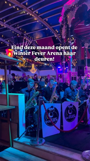 De winter komt steeds dichterbij… 🎄 Aan het eind van deze maand verandert het Munsterplein weer in een plek vol muziek, licht en winterse gezelligheid. De Winter Fever Arena opent bijna haar deuren! ✨ | Winter Fever Arena
