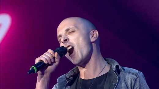 Stefan Radić - Stipu gatibo (Tifa) 32 godine, iz Paraćina. Jedan of najboljih takmičara večeras iako je dobio samo jedan glas žirija, od Jelene Karleuše, drugi mu nisu dali glas jer nisu hteli da njih uzme za mentora, iz razloga što su smatrali da ne mogu da mu pomognu zbog izbora muzičkog smera. Desingerica se pridružio glasovima u sred komentarisanja, Karleuša mu je prepustila takmičara jer je hteo Desingericu. #StefanRadićPinkoveZvezde #StefanRadićPinkovaZvezda #StefanRadićStipuGatibo #Stefan