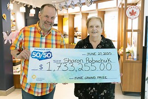 Thunder Bay woman wins $1.73M 50/50 draw