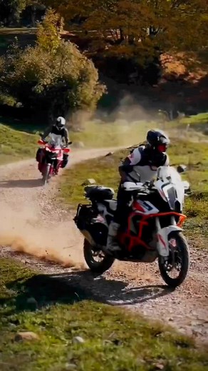KTM 1290 Super Adventure R vs Ducati Multistrada V4R: Ultimate Adventure Bike Showdown