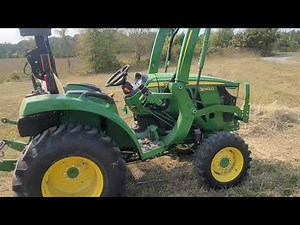 John Deere 3043D Compact Tractor 🚜 With Round Bales