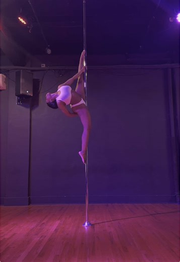 Slowing working my way to #pdcallalily ⚡️ • • #Pdballerina #pdjadesplit #pdhelloboys 🙄