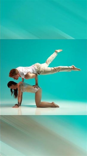 🇺🇦 Model poses for photoshoot📸 Acrobatics. Models Anna and Oliver