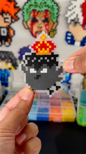 Making Haikyuu’s King of the Court Chibi Crow 🏐 #perlerbeads #haikyuu #animeart #diycrafts
