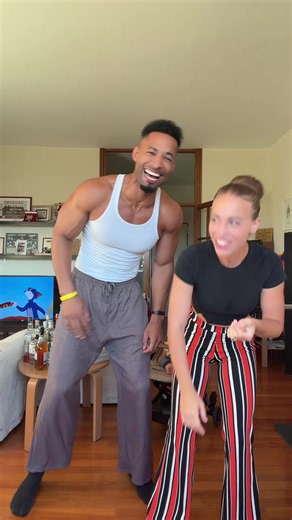 Così fanno i ballerini di tik tok 😂😂 @Adrian Furones | tik tok dance
