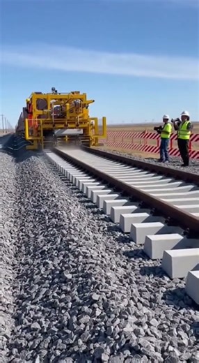 Watch the Rail Track Lay Itself!