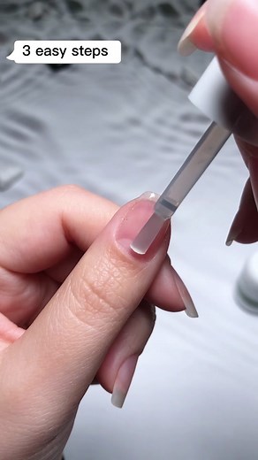 Polygel vs Dip Powder: Which is Best for Your Nails?