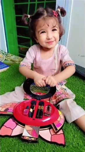 "Meri Chhoti Pari aur Uska Pyara Sa Makeup Moment 💄👧"