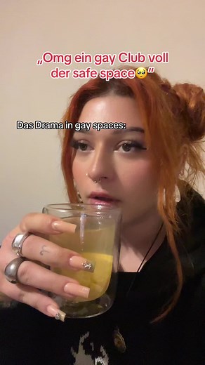 „Hast du grad mit meiner Situationship getanzt, die die Ex meiner Ex ist, die befreundet sind??“ #gayszene #drama #lgbtq #lesbiansoftiktok