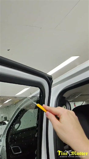 The traditional way of trimming tint #windowtinting #tinting #satisfying #asmr #tint