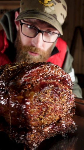 Shawn Smith on Instagram: "The Ultimate Rib Experiment : Want the BEST prime rib with a crispy crust and a juicy, tender center? This is how you do it the RIGHT way. Ingredients 6 lb Prime Rib Roast (bone-in or boneless) Right Way BBQ Ultimate Steak Rub Optional second layer: dried rosemary leaves I nstructions Season for success. Generously coat your 6 lb prime rib with Right Way BBQ Ultimate Steak Rub. Add rosemary if desired. Place the roast uncovered in the fridge overnight. This dries the s
