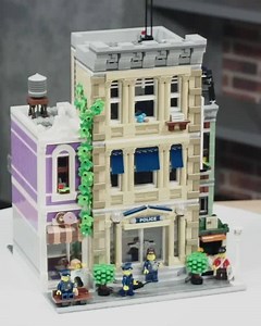 Wir begrüßen die neuen Nachbarn in Modular-City 😎🏙️ Erhältlich ab Januar 2021 https://lego.build/PoliceStationReveal | LEGO